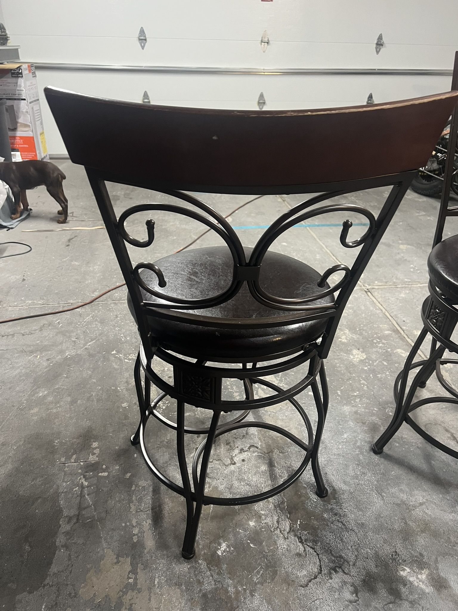 Swivel Bar Stools 