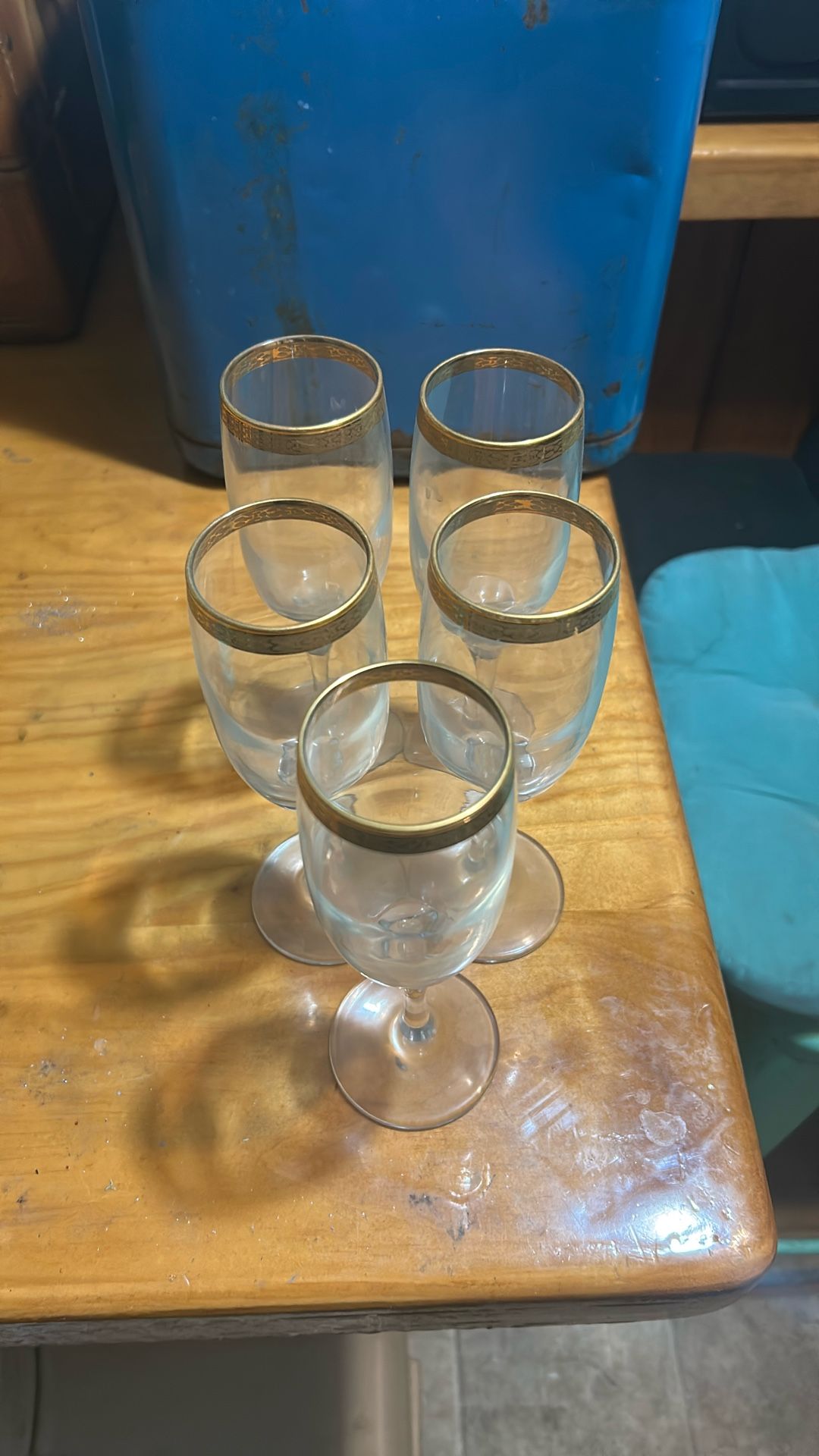 Set Of 4 Or 5 Vintage Pasabanche Gold Rimmed Champagne Glasses
