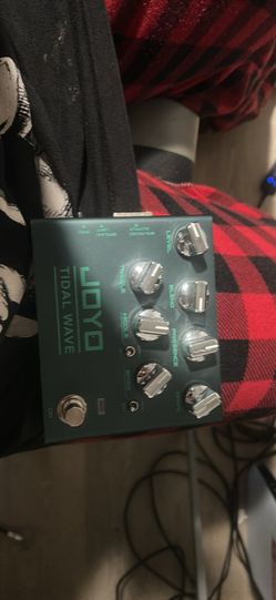 JOYO R-30 Tidal Wave bass preamp and DI pedal
