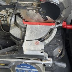 por 12-inch Dual Bevel Sliding Compound Miter Saw with 