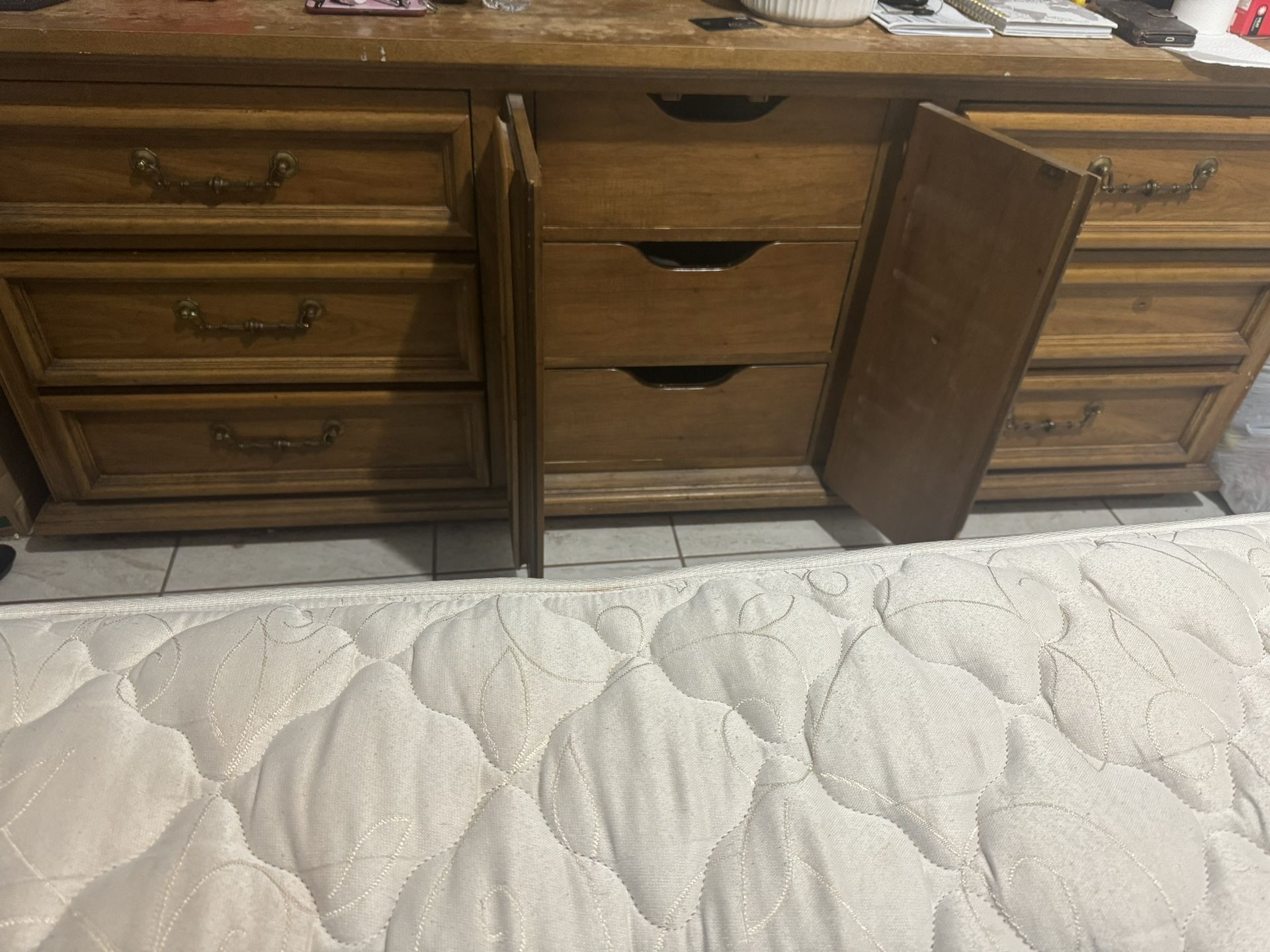 Wooden Dresser With Drawers 