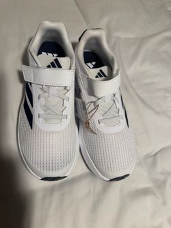New white adidas women’s  5.5/6