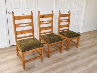 Set of 3 Vintage Wood Ladder-Back Dining Chairs – Rustic Cottage Style