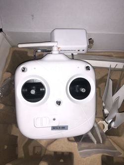 Dji phantom vision+ remote, charger , Manual , 8 propellers (DRONE not included)