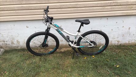 schwinn 27.5” aluminum comp women’s mountain bike