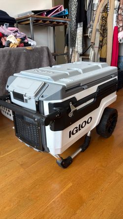 Igloo Rolling Cooler with Wheels