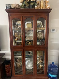 China cabinet like new