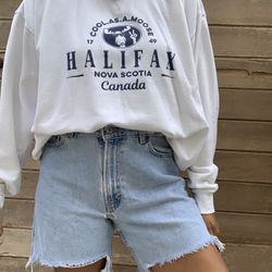 Vintage crew neck white sweater for the 90s D