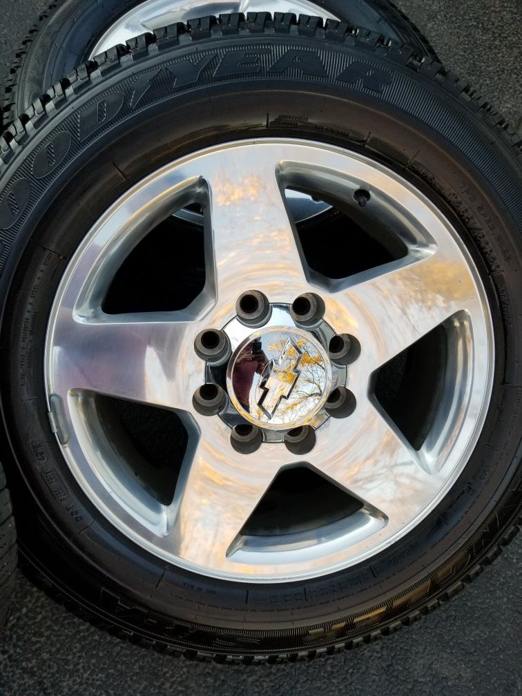 20" Chevy Silverado ltz Z71 HD stock wheels tires LIKE NEW!