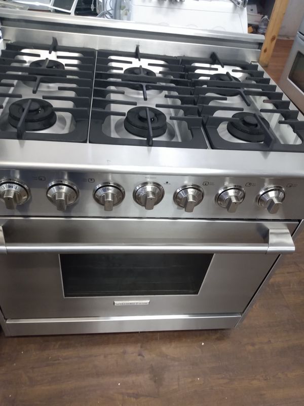 ELECTROLUX GAS STOVE STAINLESS STEEL 6 BURNERS 36"W for Sale in Costa