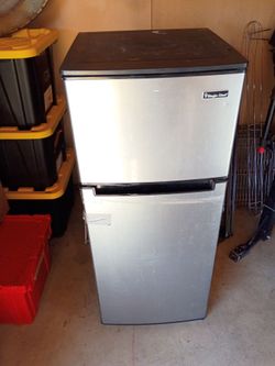 Magic Chef Mini Fridge,
