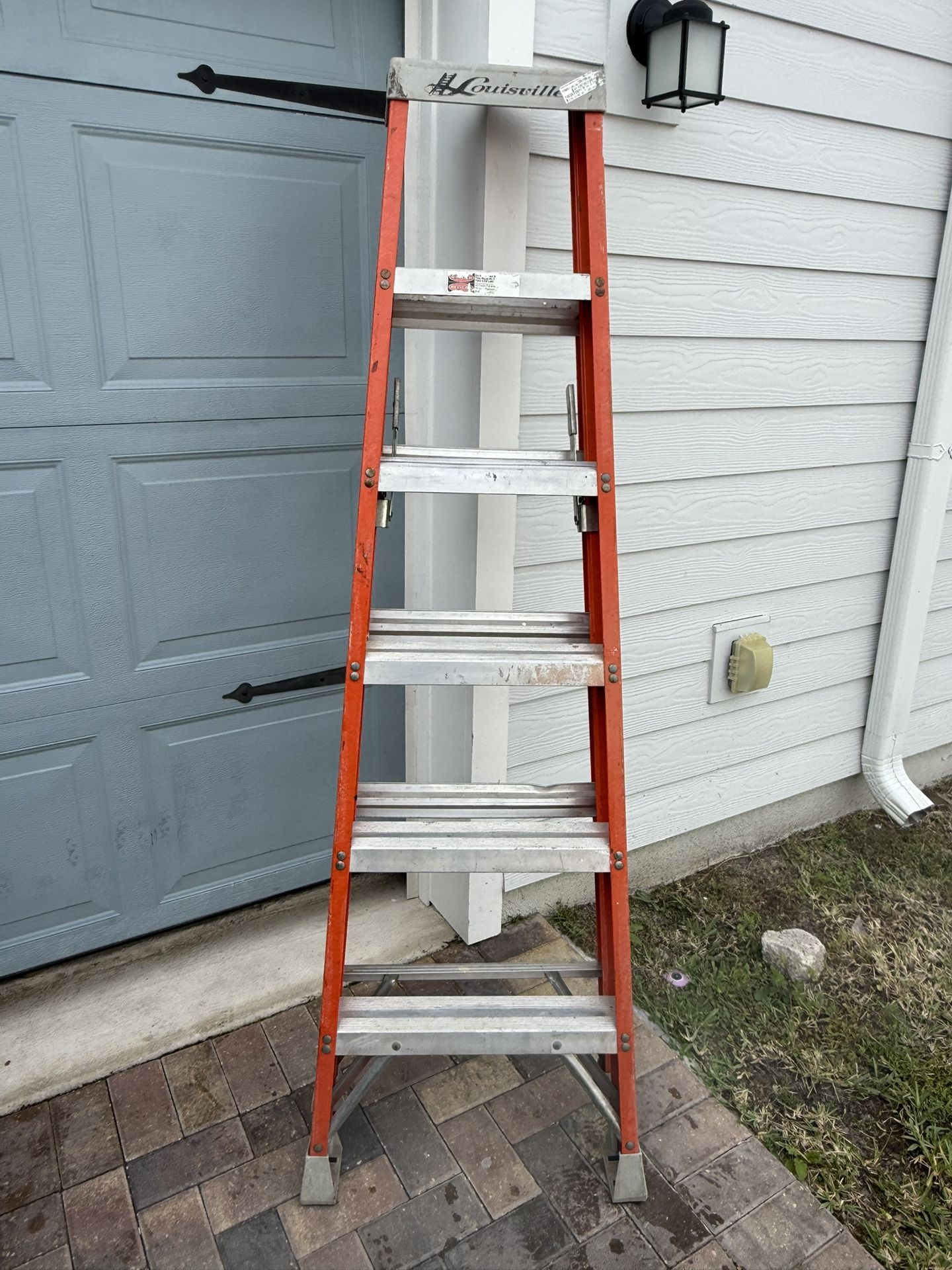 Louisville FS1506 Step Ladder – Heavy-Duty, 6ft