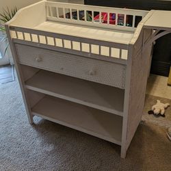 Free Changing Table 