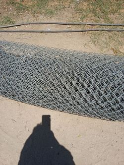 Chain link fence 70'x5' galvanized steel