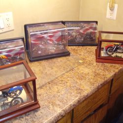 Franklin Mint Motorcycle Replica With Cases