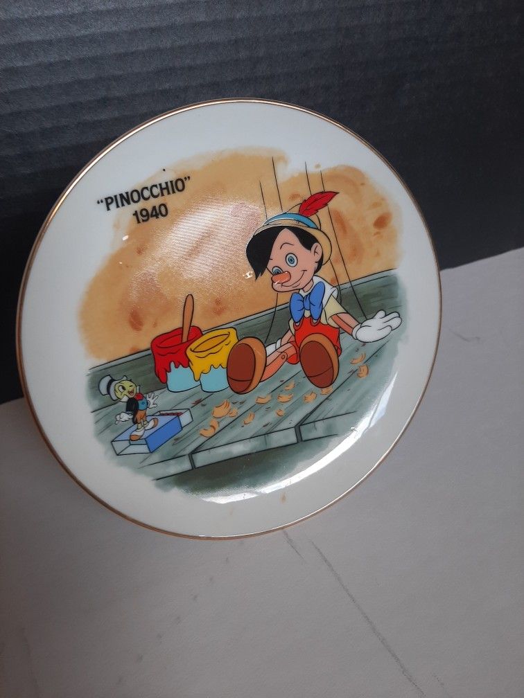 Walt Disney Pinocchio Collectors Plate