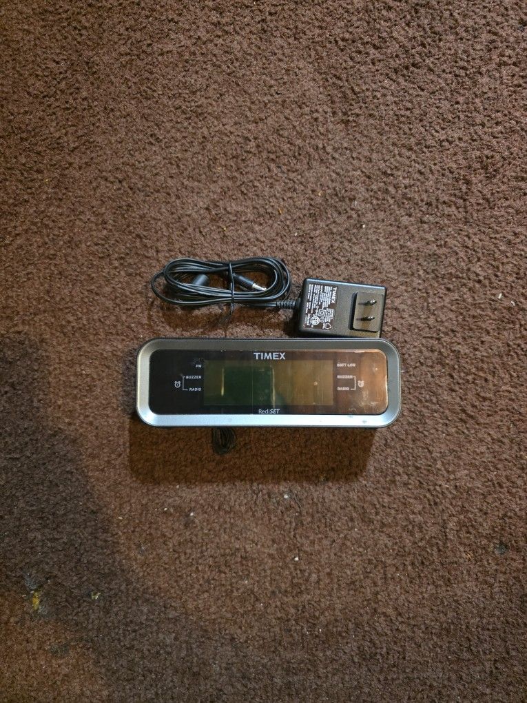 Timex -Time Display, Alarm, FM radio , USB Charger