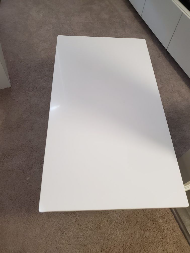 White granite coffee table top
