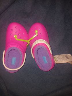 Kids pink crocs