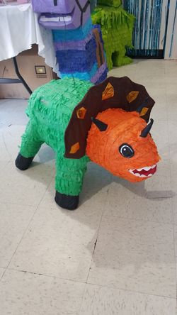 DINOSAUR PIÑATA