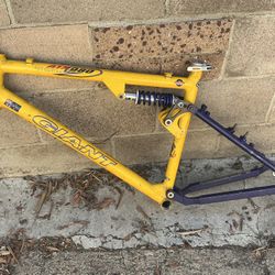 Giant ATX 980 Vintage Full Suspension Mountain Bike Frame 18”