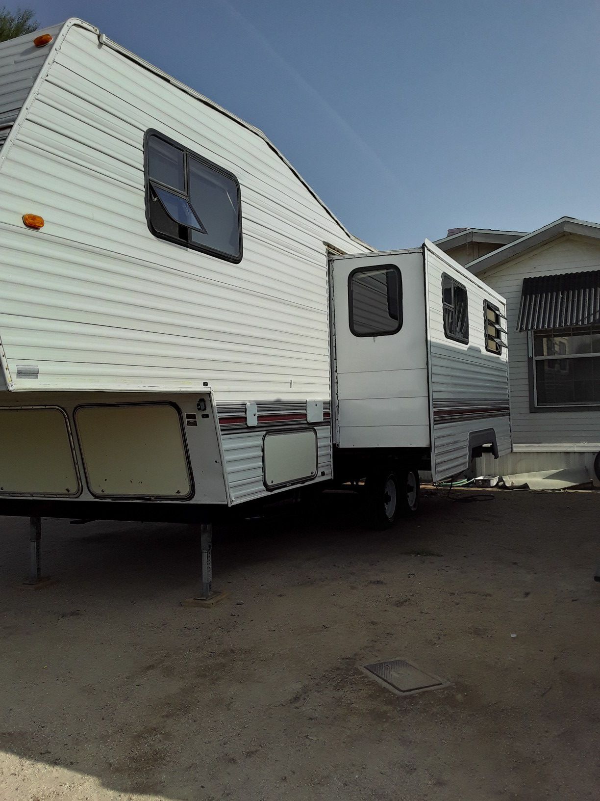 1994 nomad fifth wheel trailer