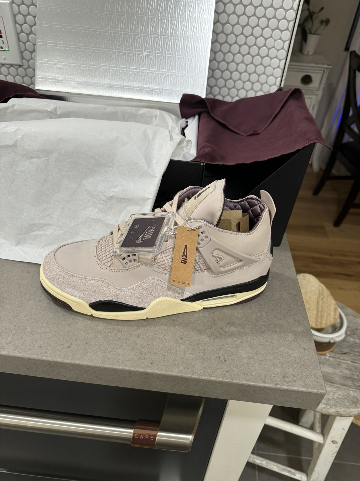 A Ma Maniére X Air Jordan 4 New FZ4810-200