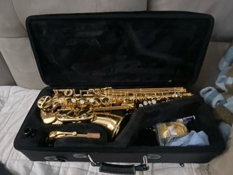 Yamaha YAS 62 professional  Alto Saxophone with Case and Accessories