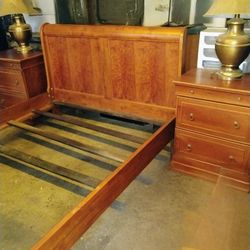 Full Size Bedroom Suit