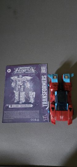 Transformers Legacy Deluxe Autobot Pointblank
