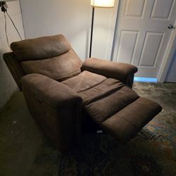 Powered Reclining Chair with Head Tilt
Delivery Options Available 