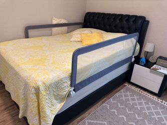 Modern Black & White Bedroom Set