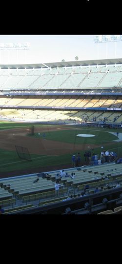 2 DODGERS TICKETS GAME 5 $1k Each