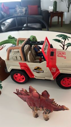 Jurassic Park RC Jeep Playset with Dinosaurs