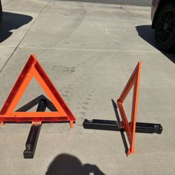 Emergency roadside reflectors, folding