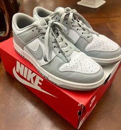 Nike Dunk - Size 9