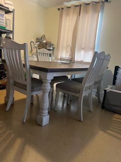 Dining Table with 6 Chairs