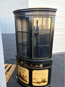 Vintage Drexel Curved Glass Display Cabinet / China Cabinet