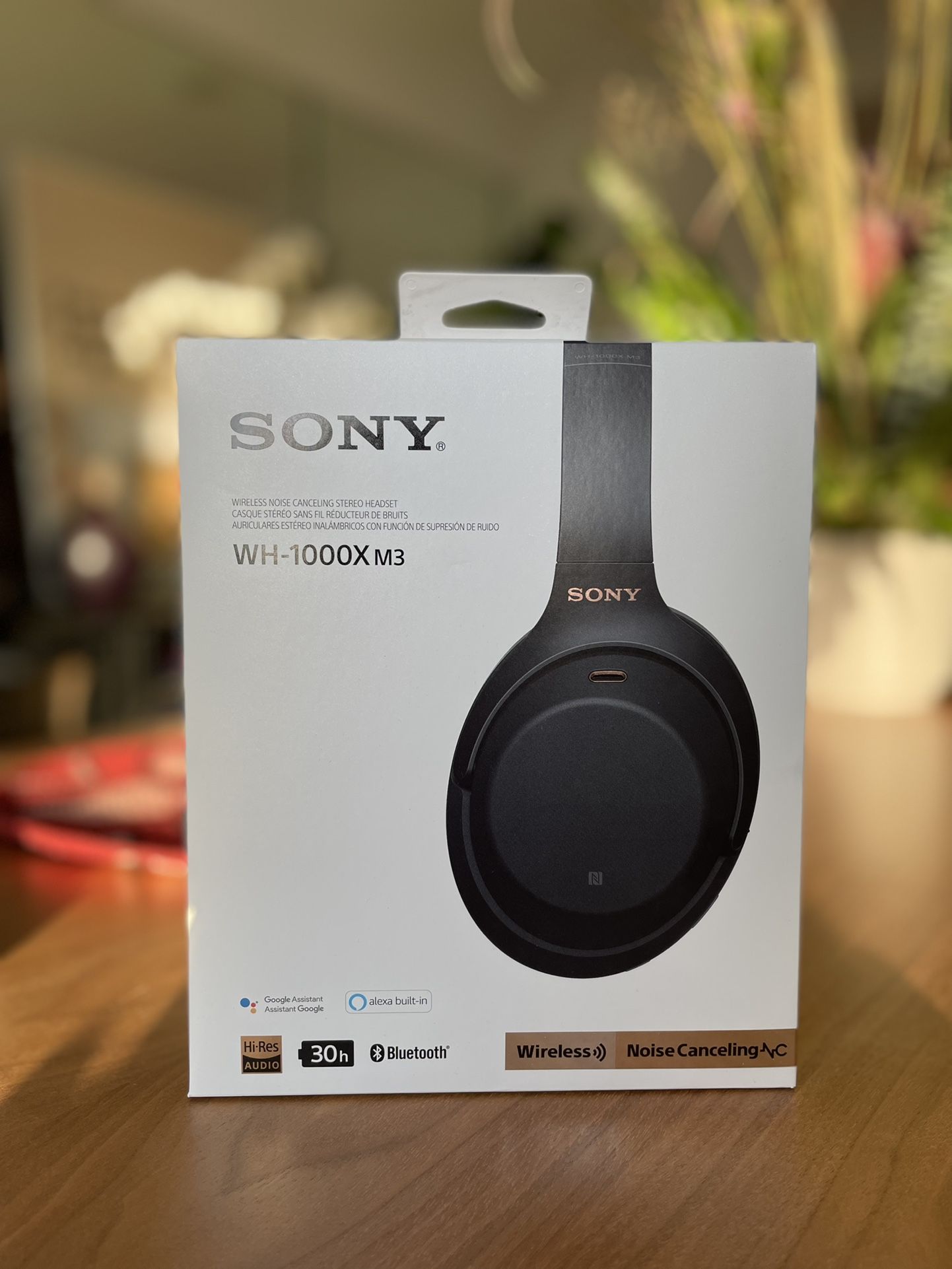 Sony Top Noise Cancelling Headphones Never Used!