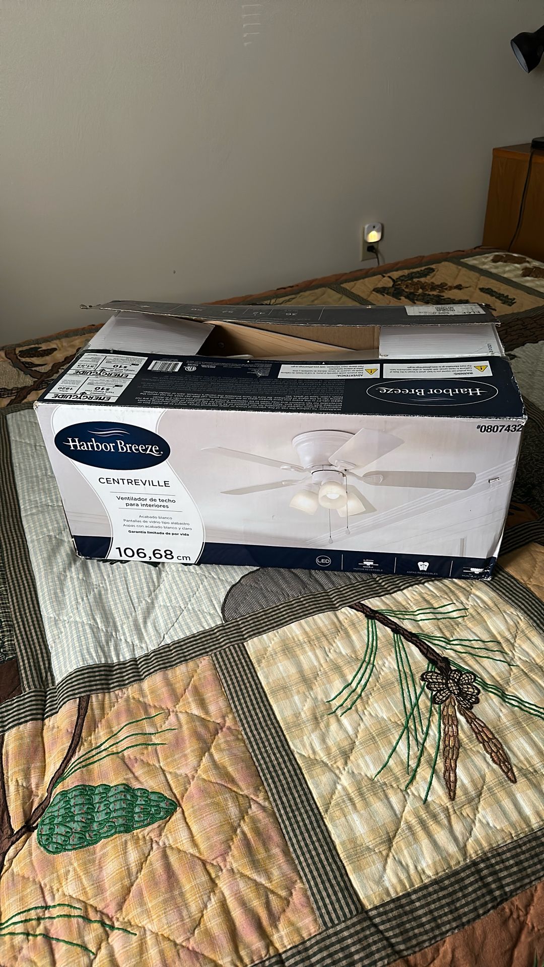 Harbor Breeze Ceiling Fan 42inch ( Open Box )
