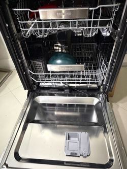 Samsung Smart Linear Wash Dishwasher – Stainless Steel – Model DW80R9950UG