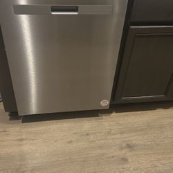 Whirlpool Dishwasher 