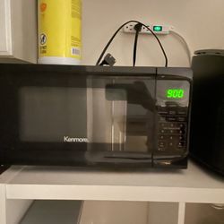 Small Microwave (black)