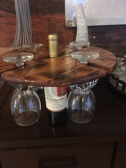4 glass wine bottle display