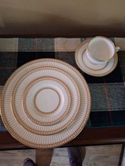 Wedgewood china 50 pieces