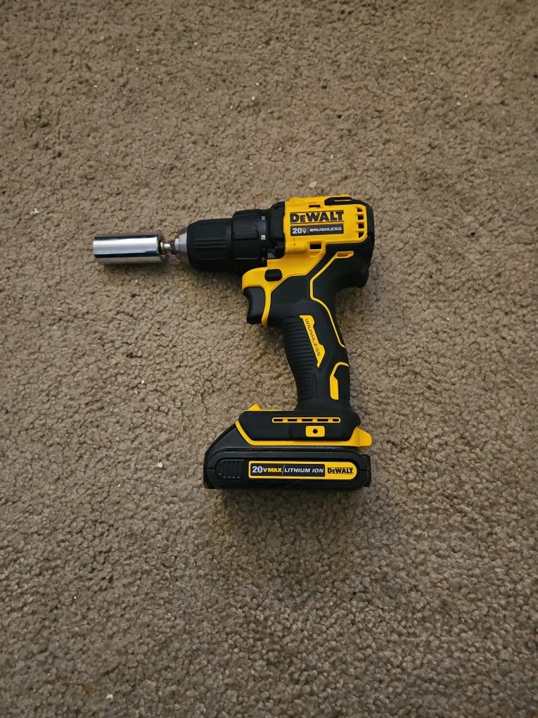 DeWalt Drill With A Bunch Of Attachments 