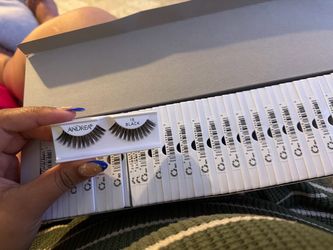 Eyelash Strips Size 18 - 100 lashes/Box
