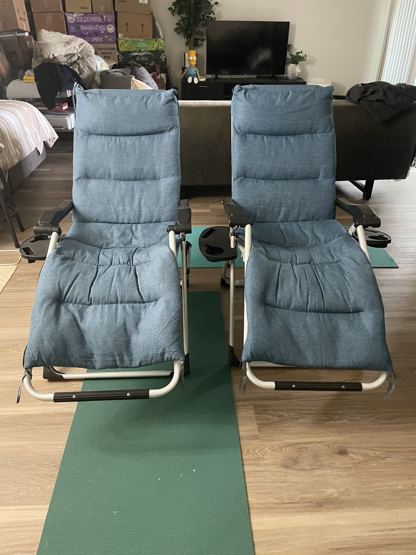 MOPHOTO Zero Gravity Chair, Outdoor Padded Lounge Chair with Side Table, Zero Gravity Recliner Chair, Outdoor Reclining Chair, Sturdy & Comfortable