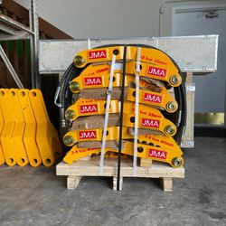 Mini Excavator Caterpillar CAT-302 Hydraulic Thumb (Complete Set), Pin: 35 mm.  It Fits with 2-3 Tons.