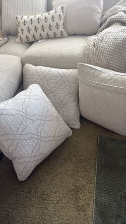 Brand New Ashley Pillows (3)